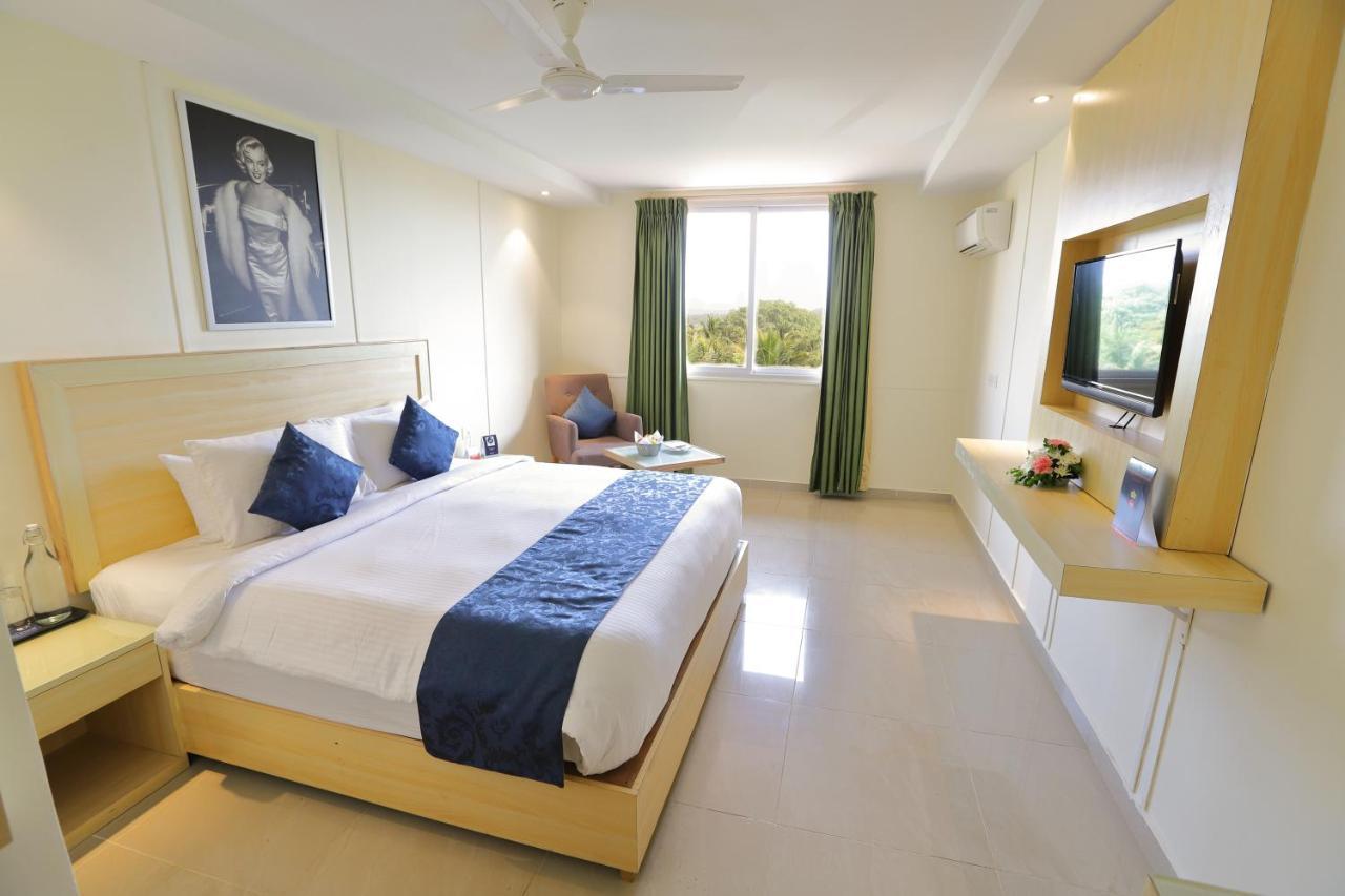 Zip By Spree Hotels Hyde Goa Candolim Exterior photo