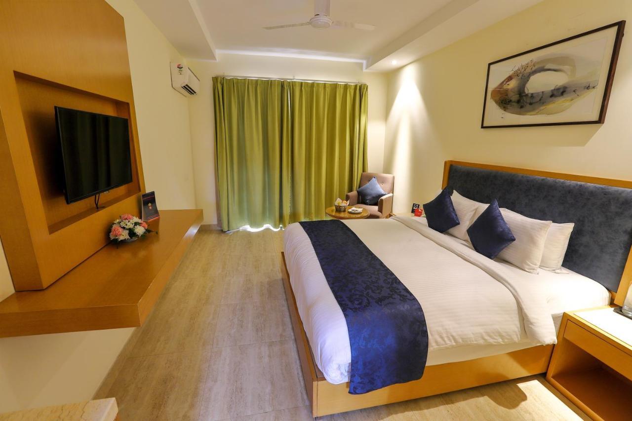 Zip By Spree Hotels Hyde Goa Candolim Exterior photo